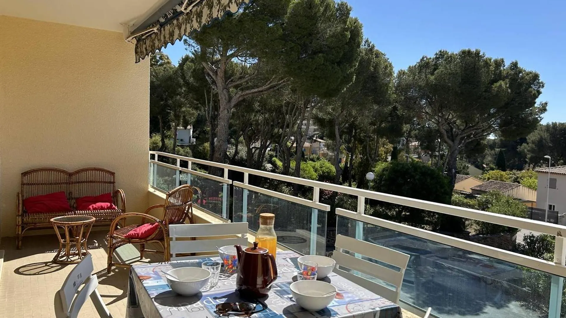 Appartement 2P A Bormes-Les-Mimosas Avec Acces Piscine - Fr-1-251-859
